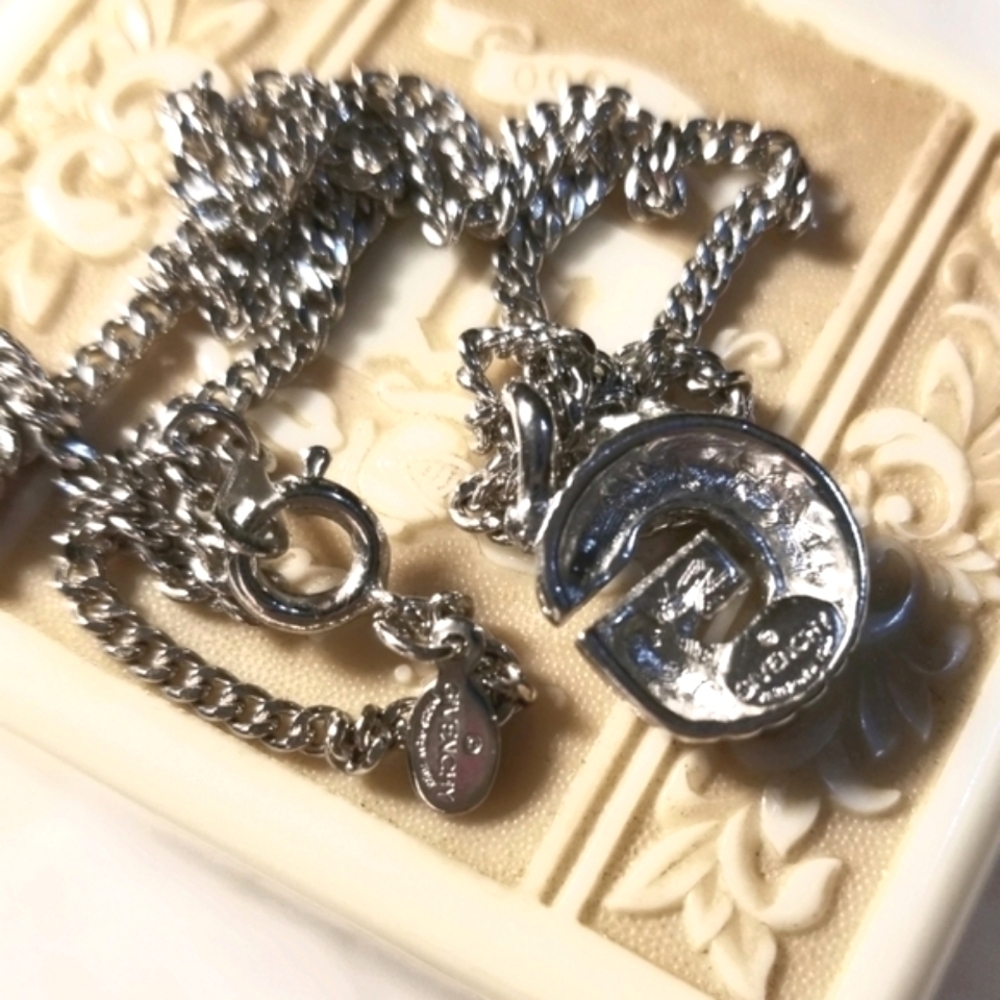 Givenchy Logo Vtg Paris New York Necklace - Picture 3 of 8